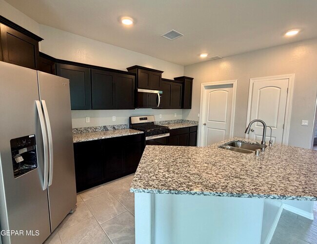 Building Photo - 138 Monteine Trl
