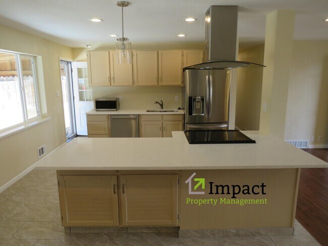 Building Photo - 5564 E Utah Pl