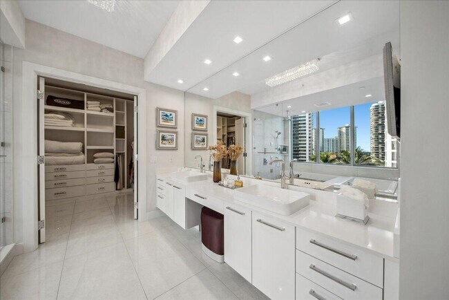 Building Photo - 5000 N Ocean Dr