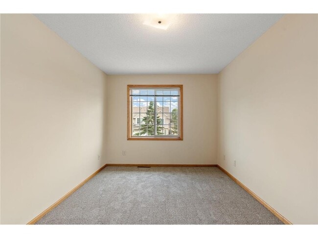 Building Photo - 1613 County Rd D E