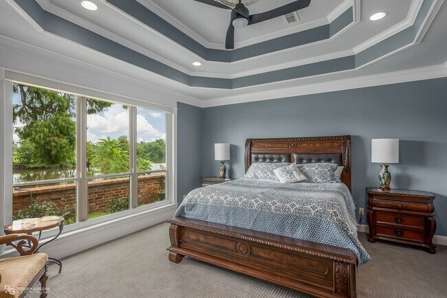 Building Photo - Beautiful Home on the Red River....