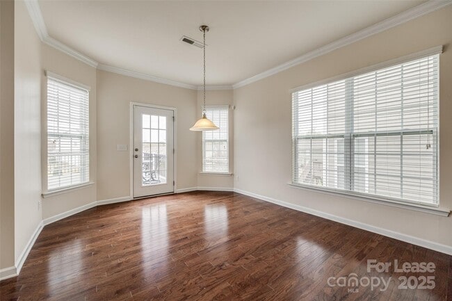 Building Photo - 327 Hawks Creek Pkwy