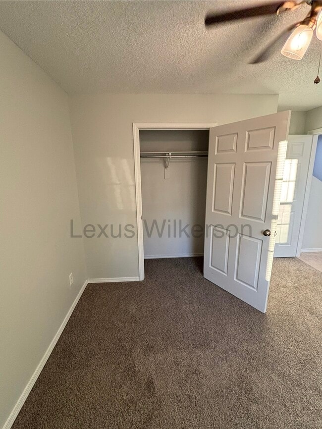 Building Photo - 3505 SW Victoria Pl