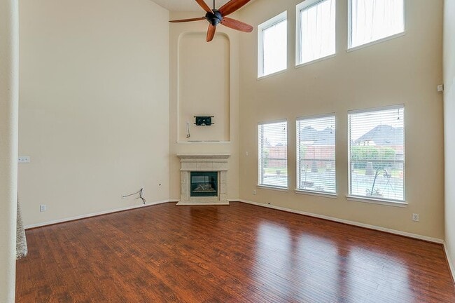 Building Photo - 5007 Jade Cove Ct