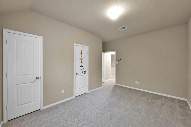 Building Photo - 2458 Garden Falls Dr