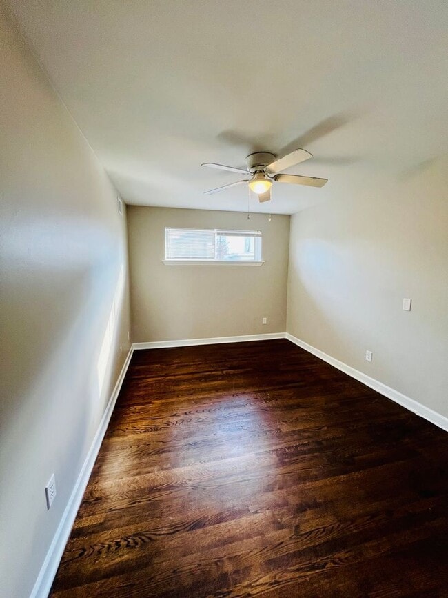 Building Photo - 217 Mountain Ave SW