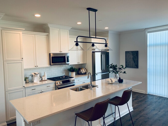 Building Photo - 1755 Winnetka Rd