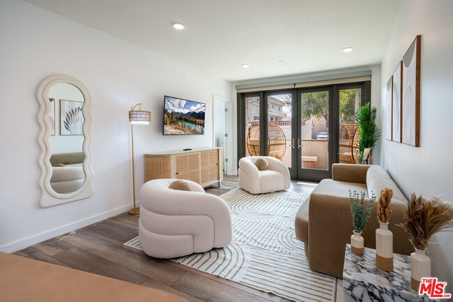 Building Photo - 1070 S Bedford St