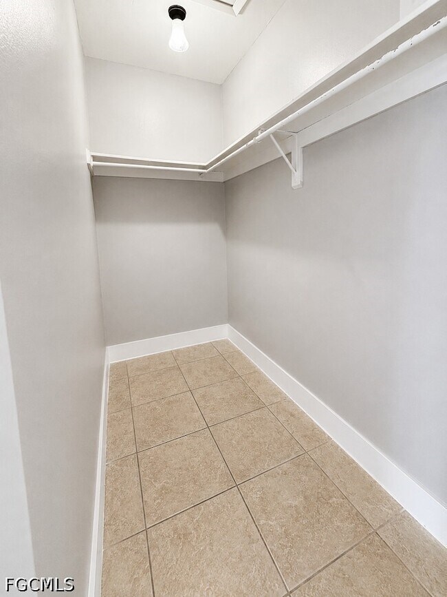 Building Photo - 1572 Cypress Dr