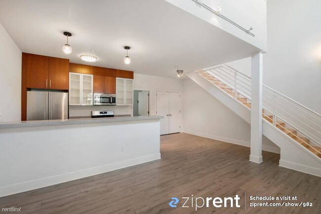 Primary Photo - 2 br, 2.5 bath Condo - 1555 32nd St, Oakla...