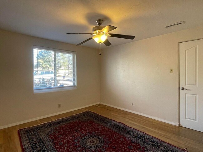 Building Photo - 1817 Cornell Dr SE
