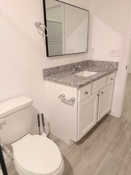 Building Photo - 2156 Edison Ave