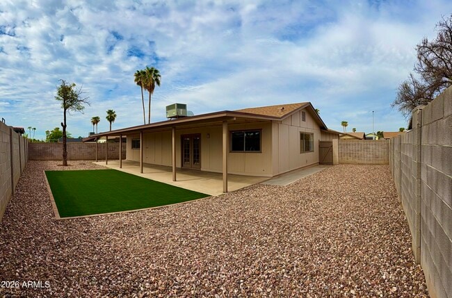 Building Photo - 10021 N 47th Dr