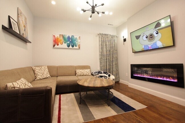 Building Photo - 289-291 Main St