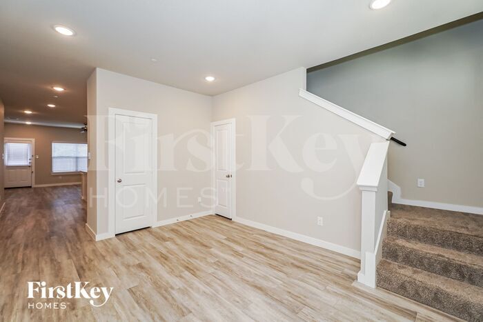 Building Photo - 319 Aveen Path