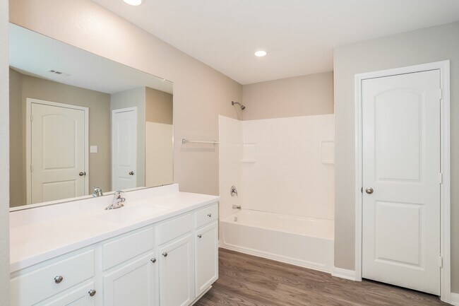 Building Photo - 26123 Hals Dr