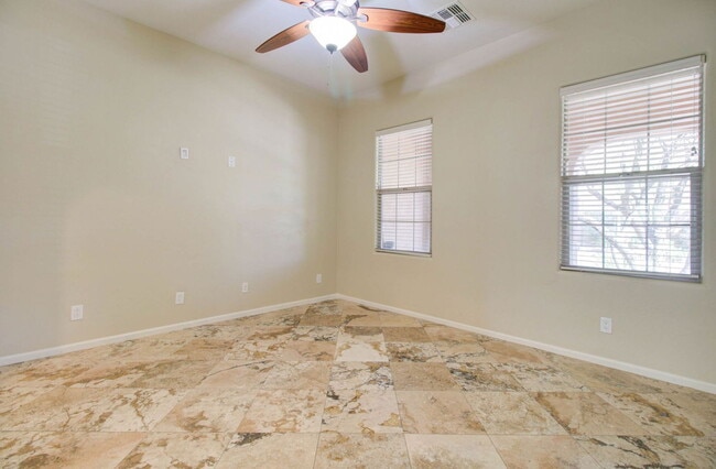 Building Photo - 9427 E Trailside View