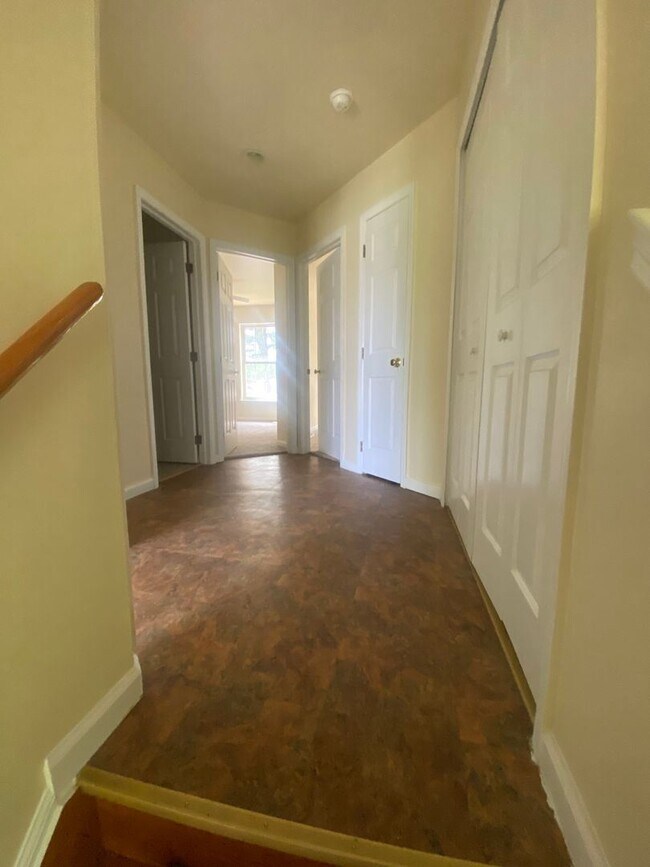 Building Photo - 3 br, 1.5 bath House - 126 BANYAN CIRCLE D...