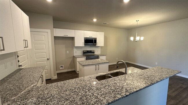 Building Photo - 9812 Grosbeak Ln