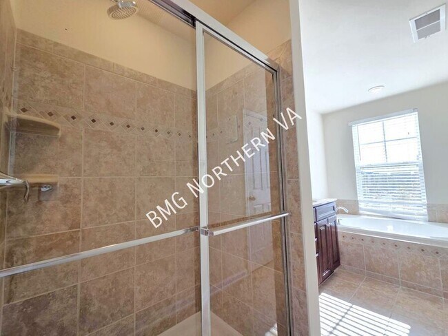 Building Photo - 25224 Briargate Terrace