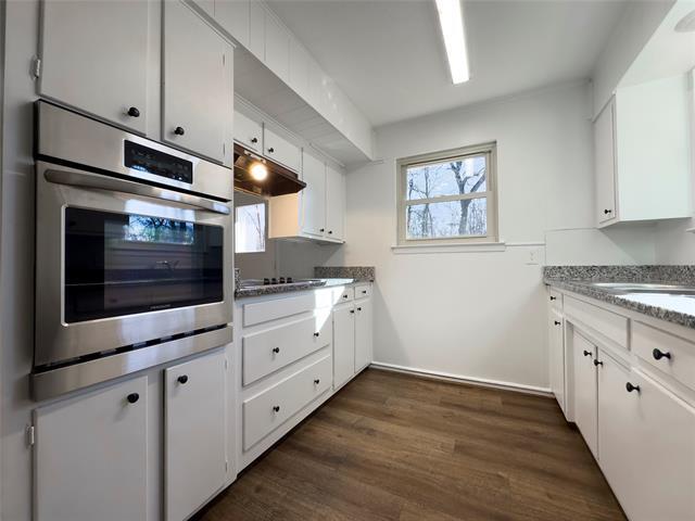 Building Photo - 1938 Spring Dr