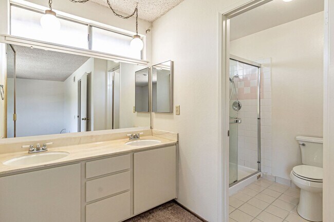 Building Photo - Spacious 4-Bedroom Home in Prime Milpitas