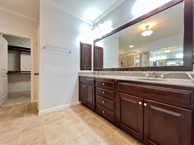 Building Photo - 6425 Bennington Bluff Ct