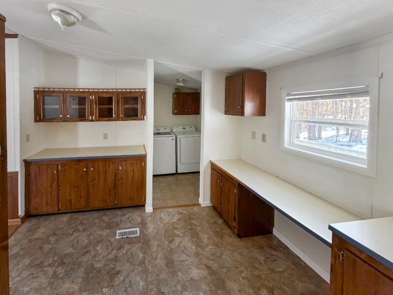 Building Photo - 200 P Paw Ln