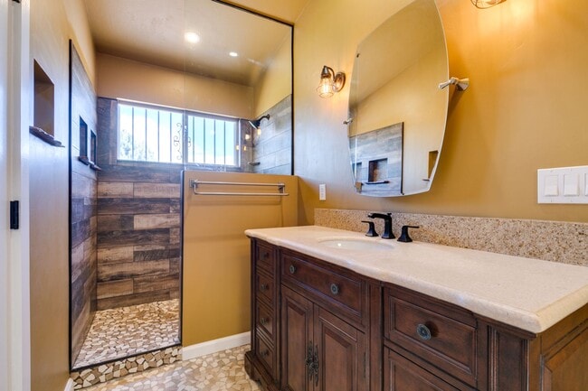 Building Photo - Updated Mediterranean-Style Home with Priv...