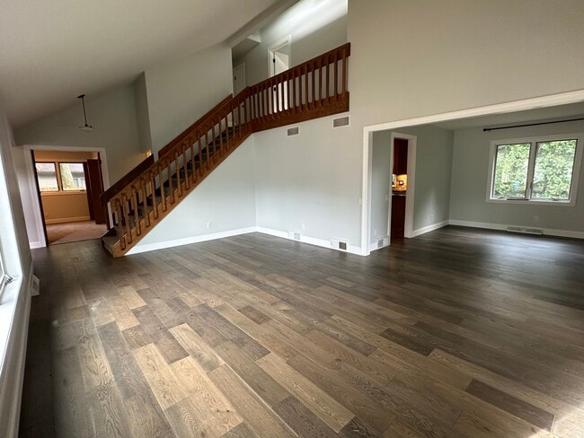 Building Photo - 1009 Stanford Dr