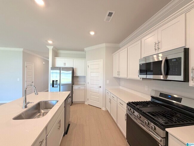 Building Photo - 237 Granby Ln