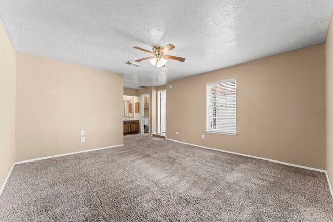 Building Photo - 17219 Camberwell Green Ln