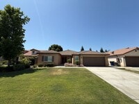 Building Photo - Modern 4-Bedroom, 3-Bathroom Home in the C...