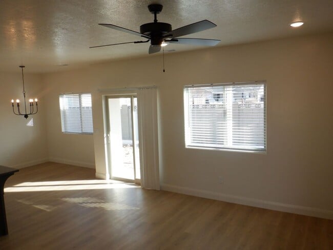 Building Photo - 3 Bed - 2.5 Bath, Newer Construction, Larg...
