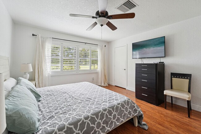 Building Photo - 21650 Juego Cir