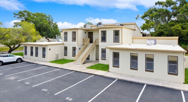 Building Photo - 401 W Florida Ave