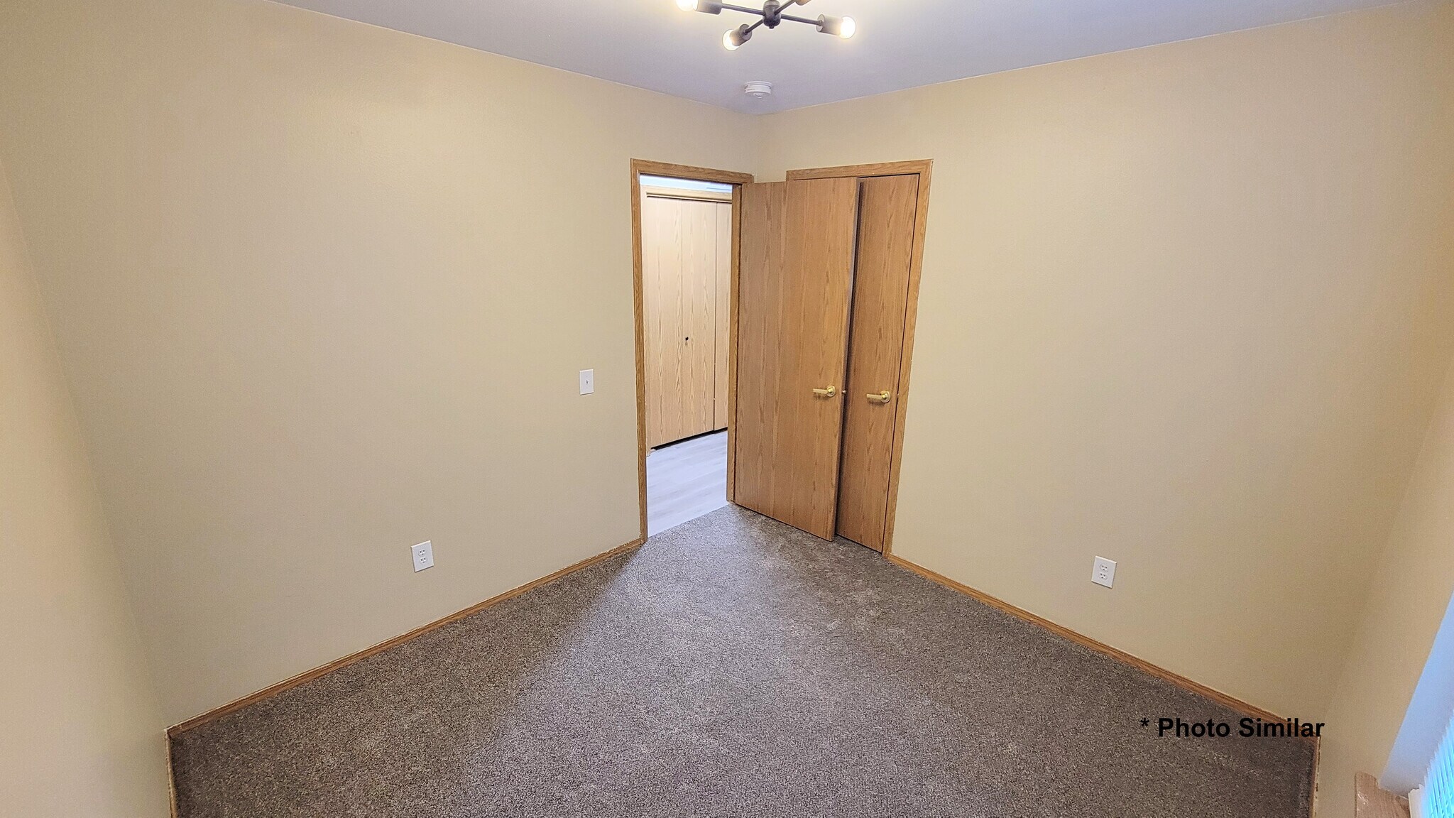 Building Photo - 213 S Dewey Ave