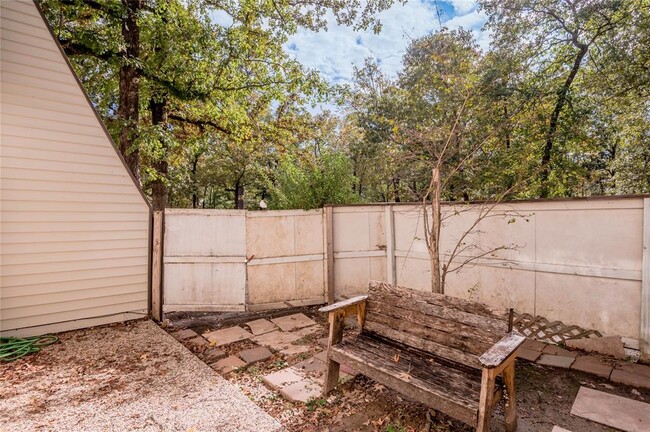 Building Photo - 24468 Country Clb Dr