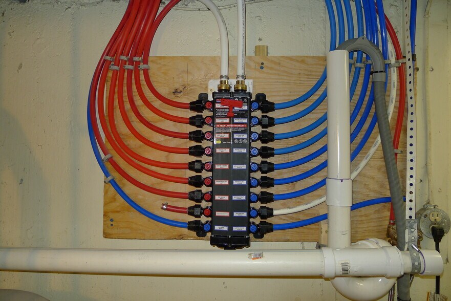 Building Photo - 278 Valley View Road