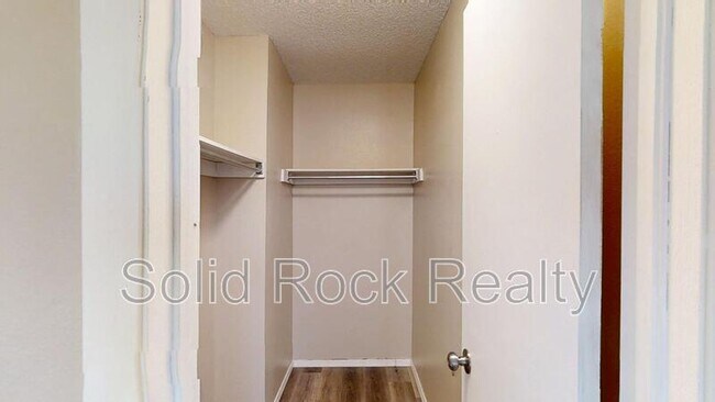 Building Photo - 6570 Montarbor Dr