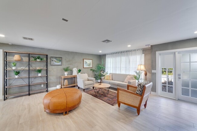 Building Photo - 134 SW 52nd St