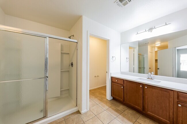 Building Photo - 10309 W Hess St