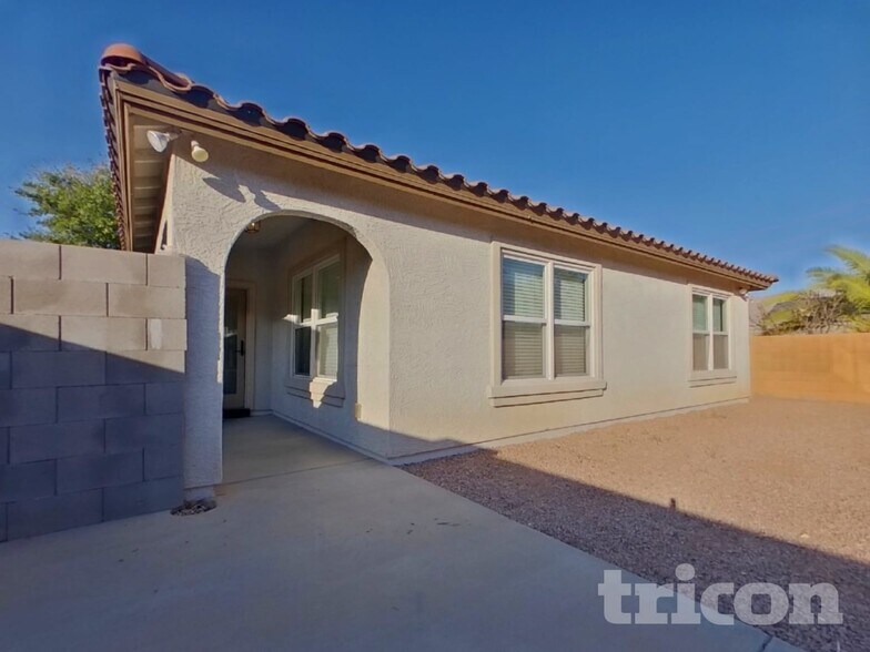 Building Photo - 30266 W Earll Dr