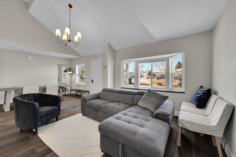 Building Photo - 660 Hickory St