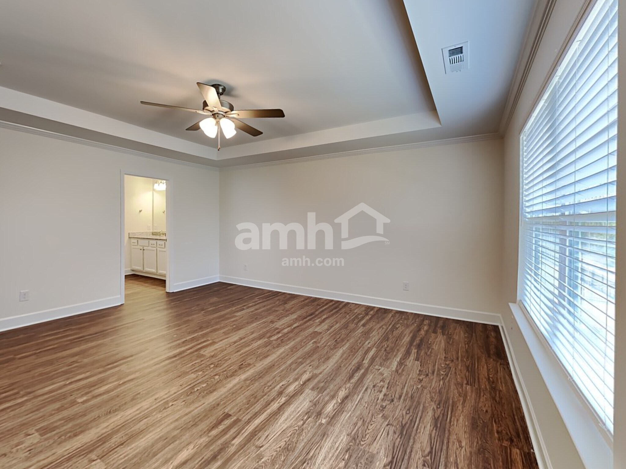 Building Photo - 3028 Esquire Dr