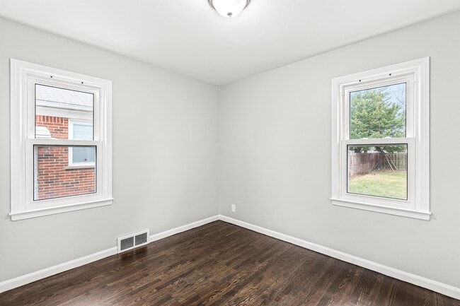 Building Photo - 6938 Fenton St