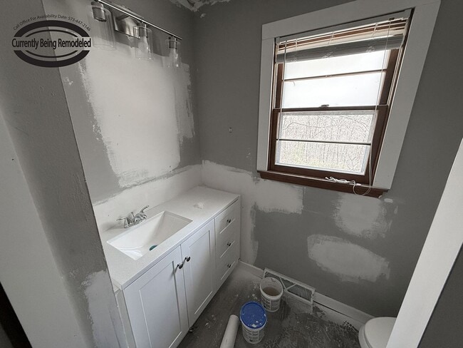 Building Photo - 1712 Garden Dr