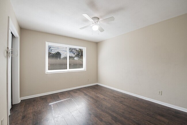 Building Photo - Great Florida Home with Garage in the Hear...