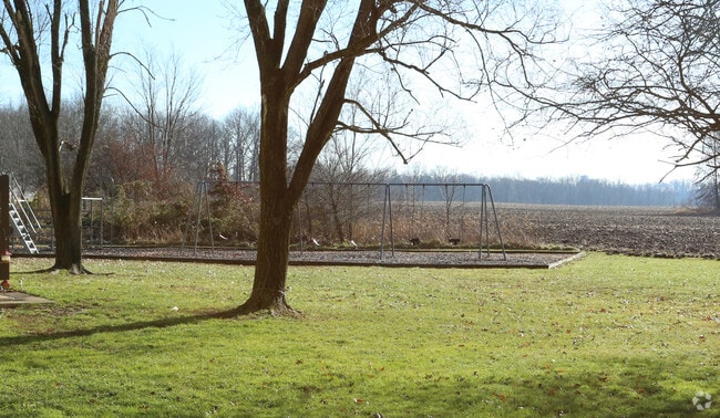 Building Photo - Country Village Apartments