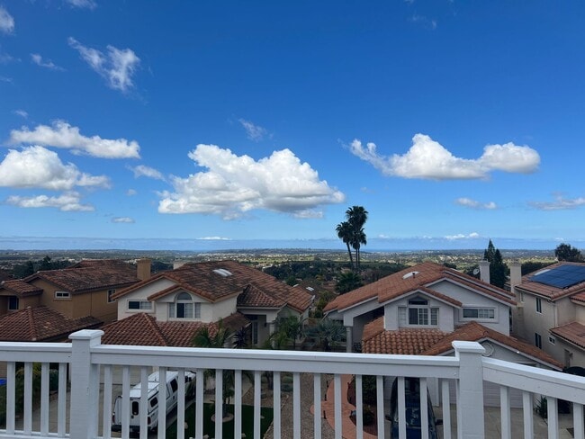 Building Photo - High on a hill with Ocean Views